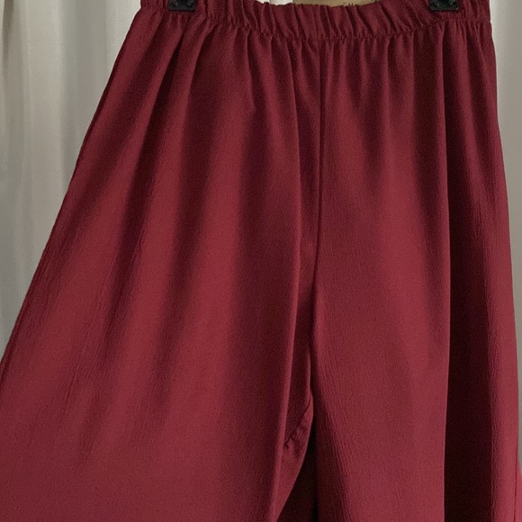 Asymmetrical burgundy suit - Picture 10 of 10